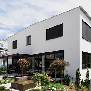 Loomz Living Self-check-in Apartmanhotel