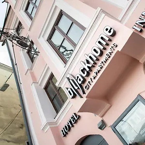 3* Ξενοδοχείο με διαμερίσματα Blackhome Boutique I Contactless Check-in
